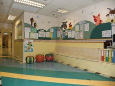“Musical Farm” is the theme of entrance. It provides a tranquil environment for parents to use our facilities.