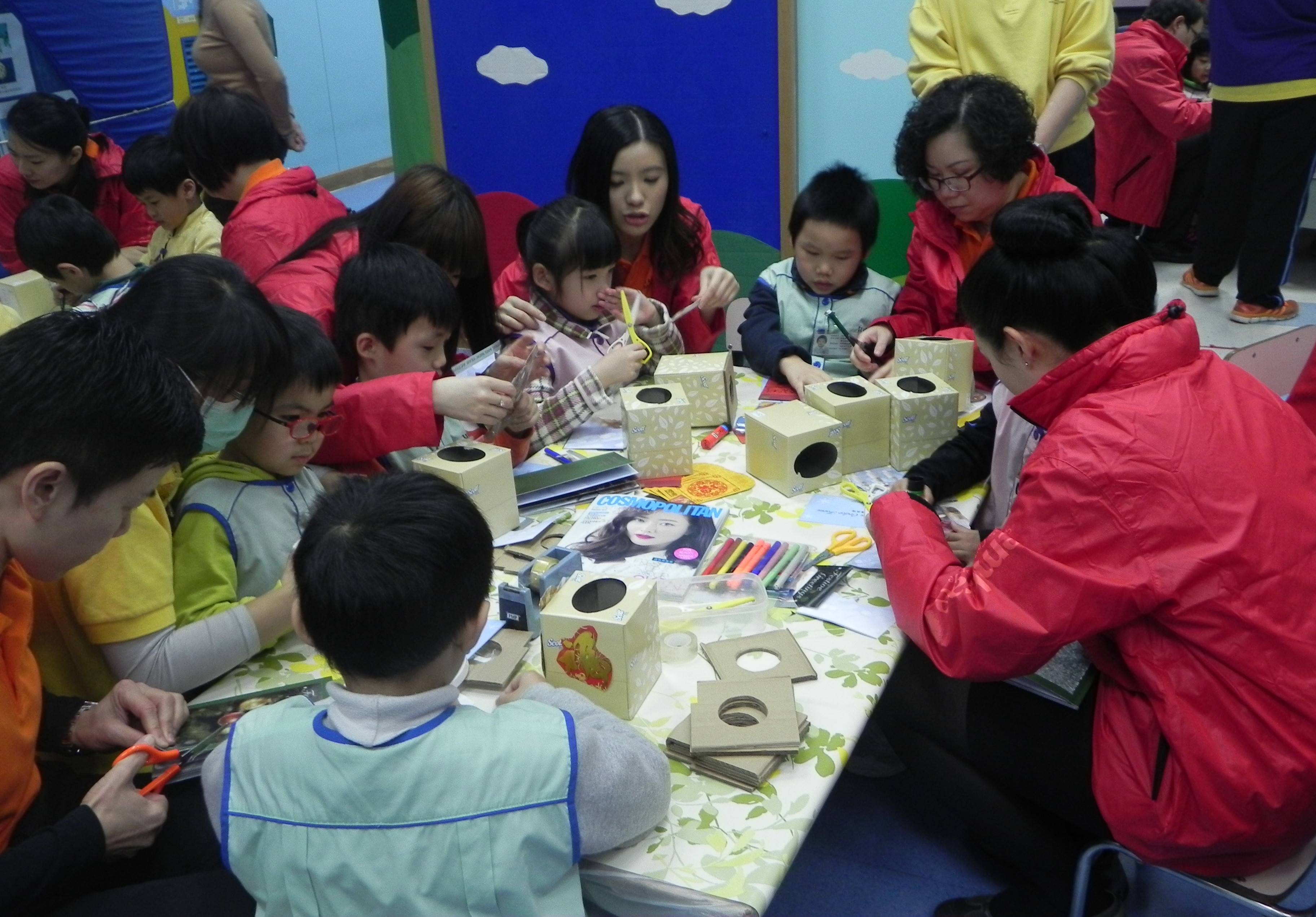 Island Shangri-La, Hong Kong, participated in the ‘Love our planet’ activity at Chan Chung Hon Centre