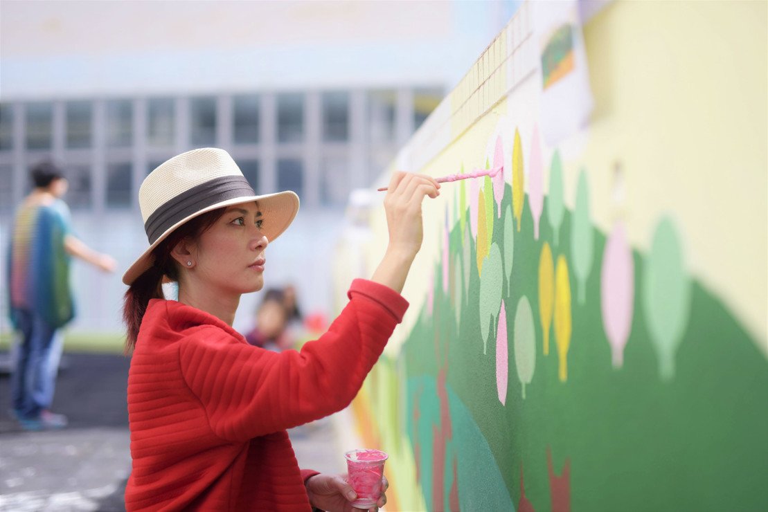 陈锦鸿伙拍著名设计师Ranee K.为新大楼创作壁画图片3